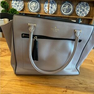 🌸Kate Spade Large Allyn Chester Street Tote🌸